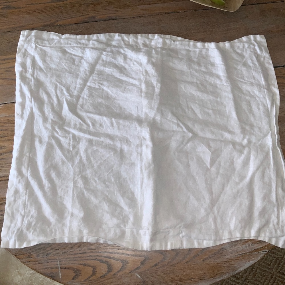 SIMPLE OPULENCE white 100% linen pillowcase. 20X26